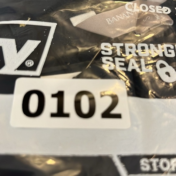 NWT Bananaa Republic factory luxury feel - Picture 9 of 9